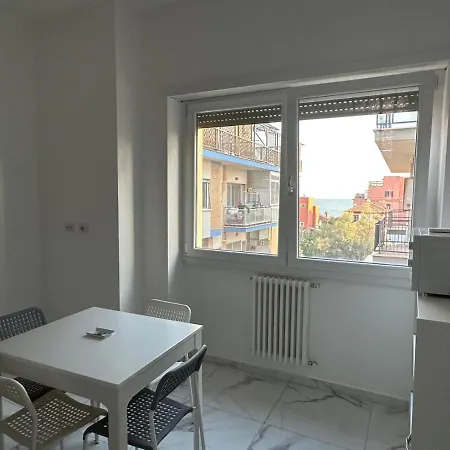 Al Porto Di Roma Bed & Breakfast Lido di Ostia